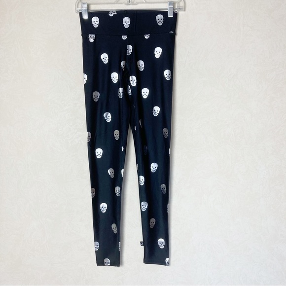 Terez Silver Metallic Skull Print Leggings Black Women’s Size XS - Picture 6 of 9